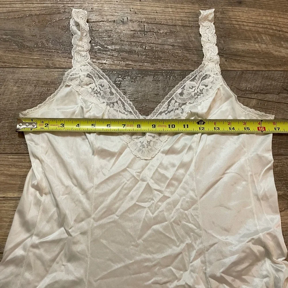 Vintage‎ Vanity Fair White Full Slip Lace Trim Nylon Style 10-720 Size 36